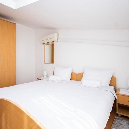 וודיצה Family Holiday Apartments Lucia מראה חיצוני תמונה