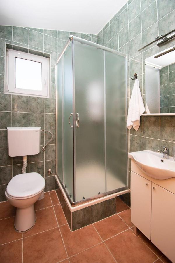 וודיצה Family Holiday Apartments Lucia מראה חיצוני תמונה