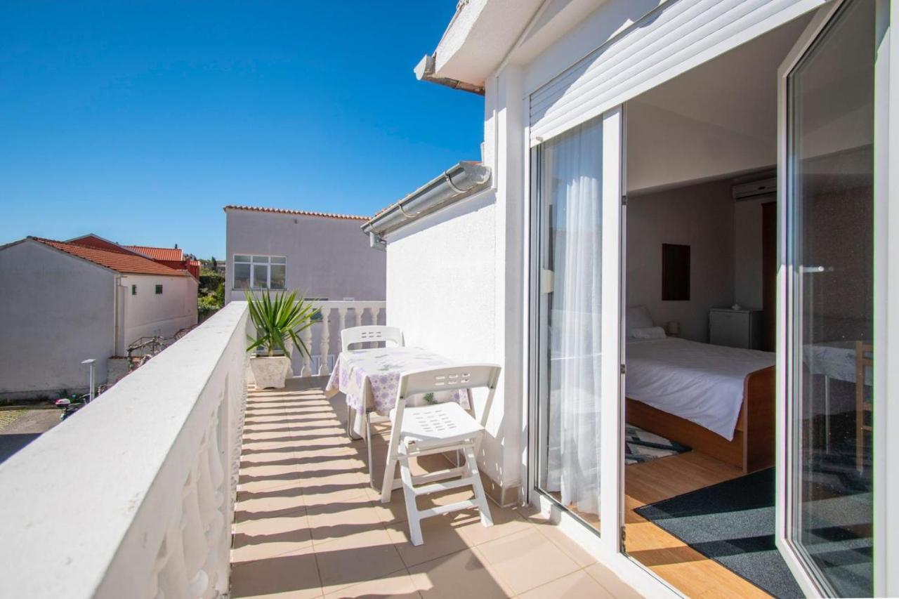 וודיצה Family Holiday Apartments Lucia מראה חיצוני תמונה