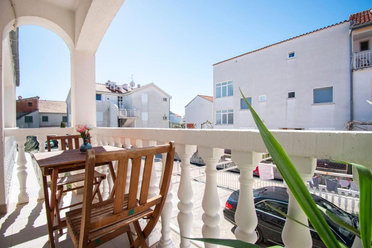 וודיצה Family Holiday Apartments Lucia מראה חיצוני תמונה
