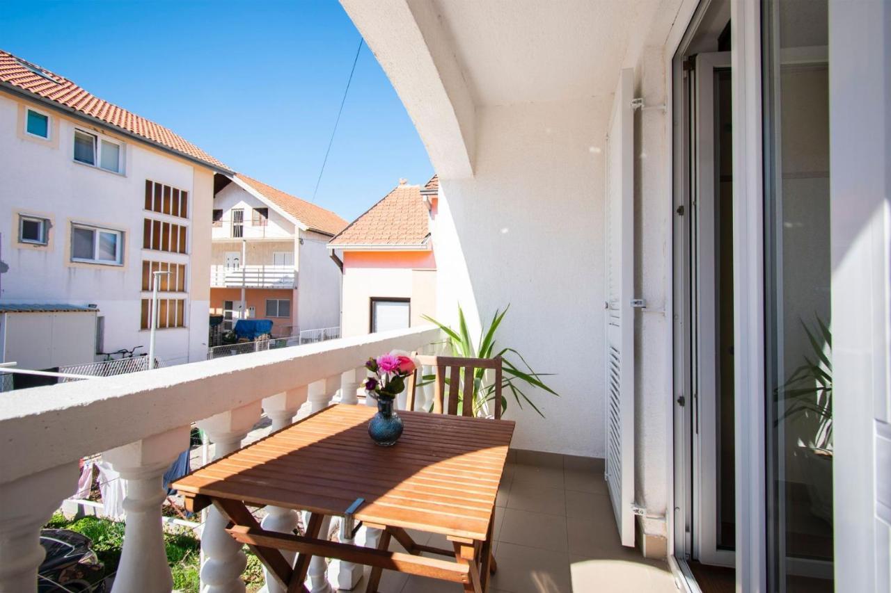וודיצה Family Holiday Apartments Lucia מראה חיצוני תמונה