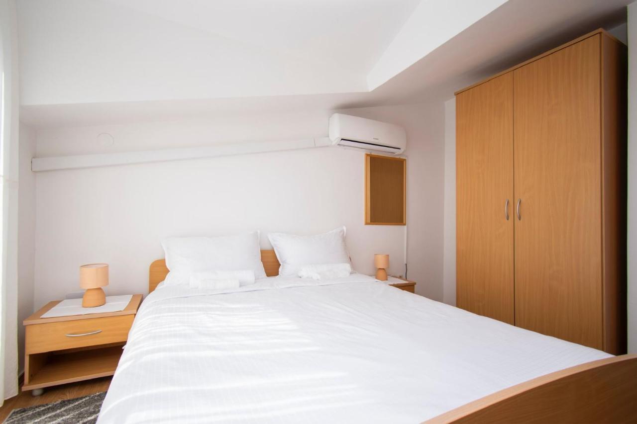 וודיצה Family Holiday Apartments Lucia מראה חיצוני תמונה