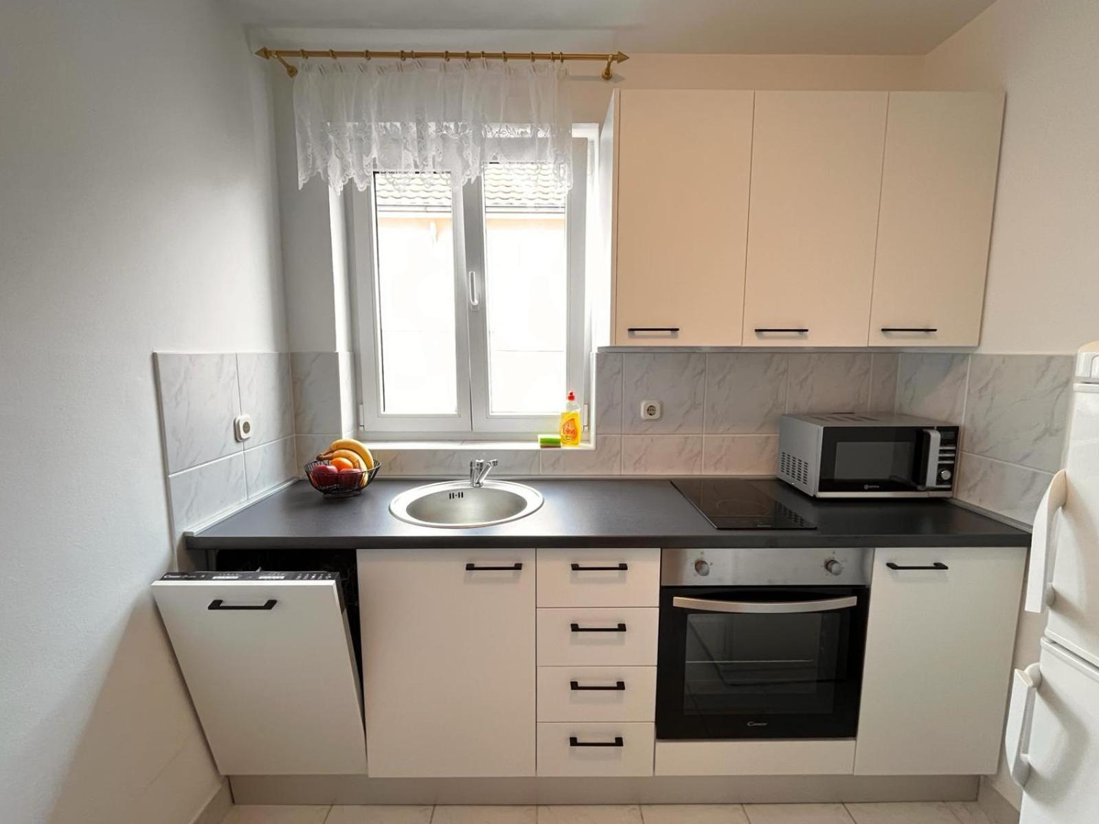 וודיצה Family Holiday Apartments Lucia מראה חיצוני תמונה
